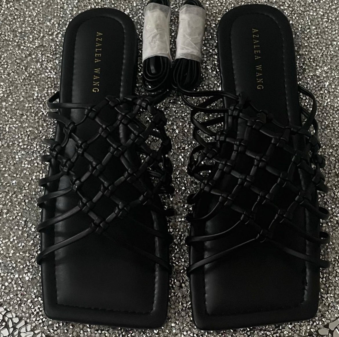Black Sqaure Tie Up
