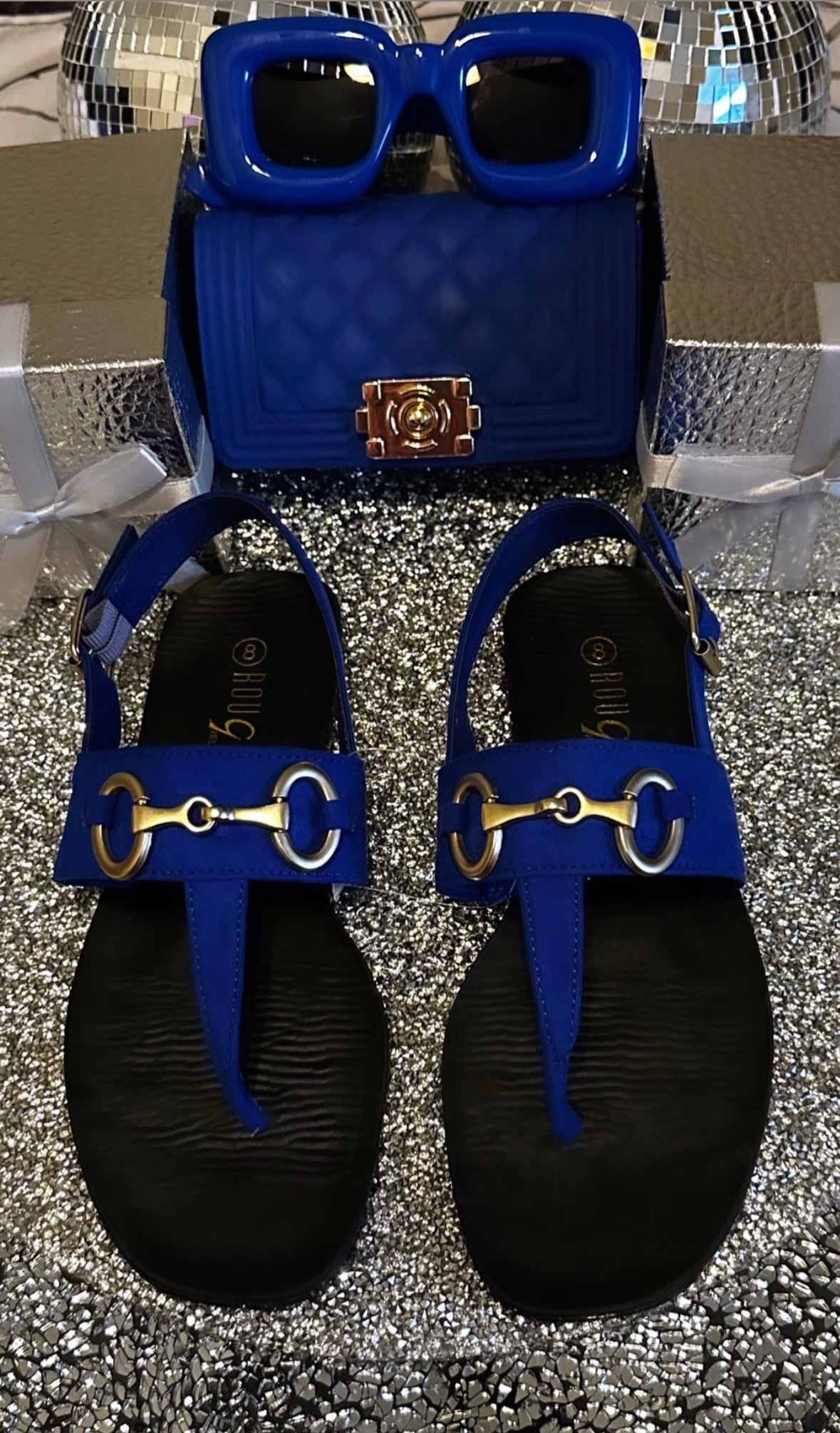 Blue thing sandals